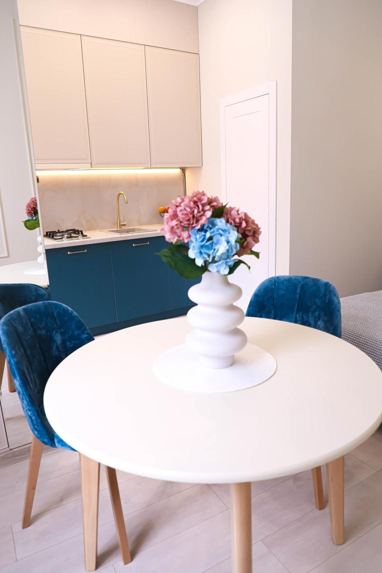 Modern Apartment, 3Mins To Opera Lviv Eksteriør bilde