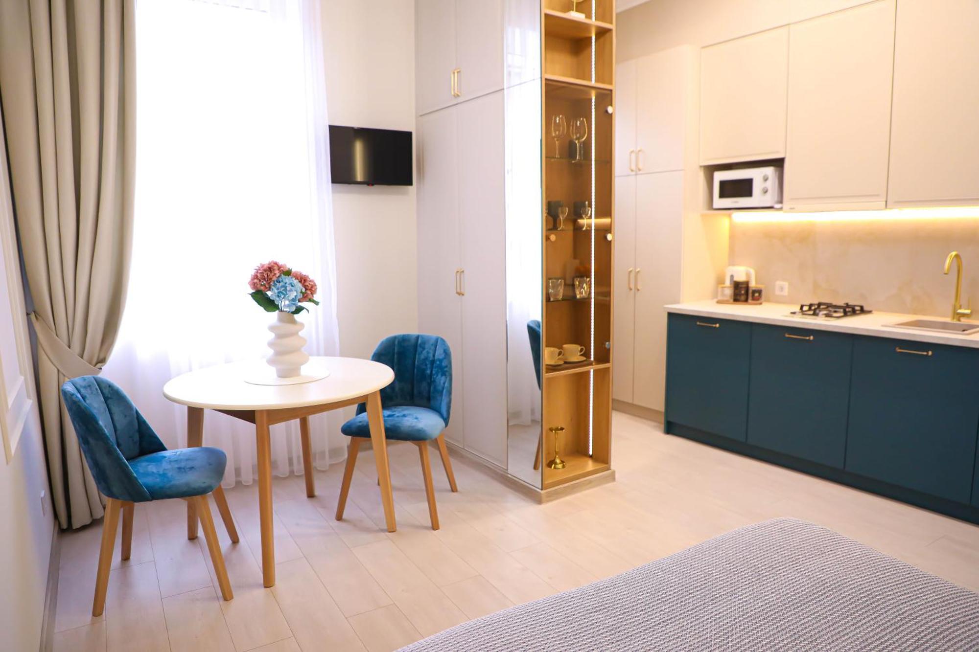 Modern Apartment, 3Mins To Opera Lviv Eksteriør bilde