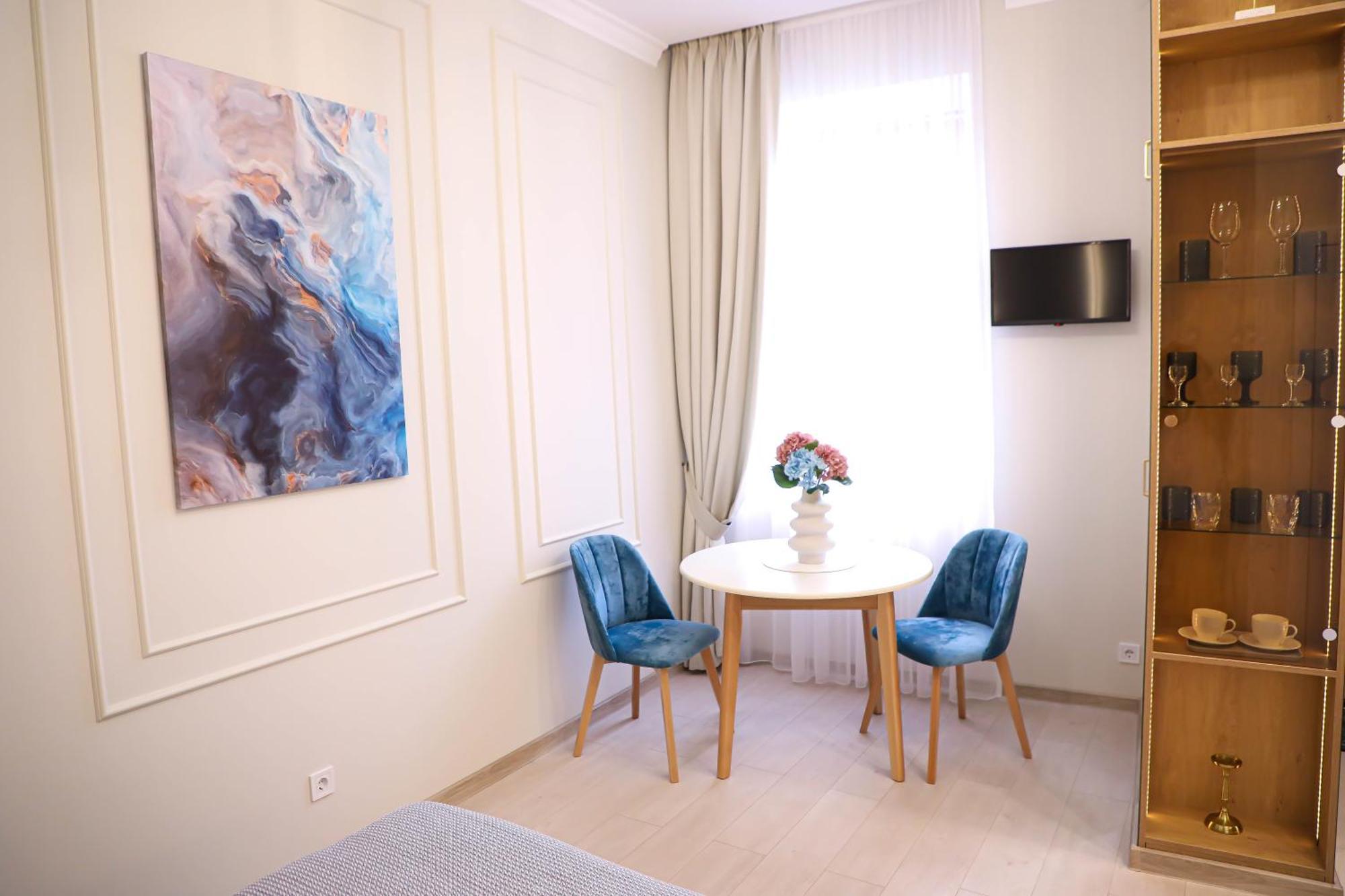 Modern Apartment, 3Mins To Opera Lviv Eksteriør bilde